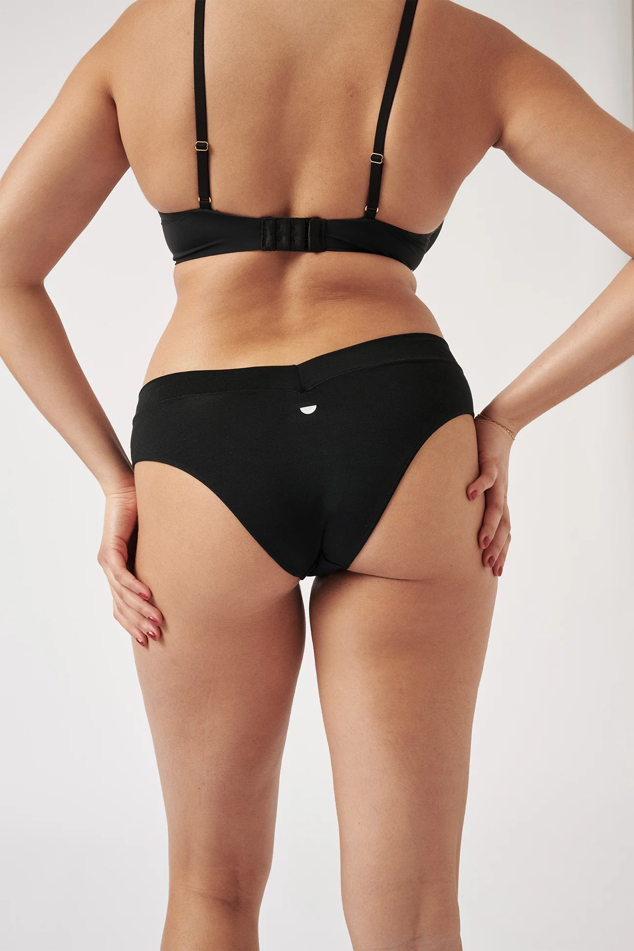 The Everyday Bra - Black - Image 3