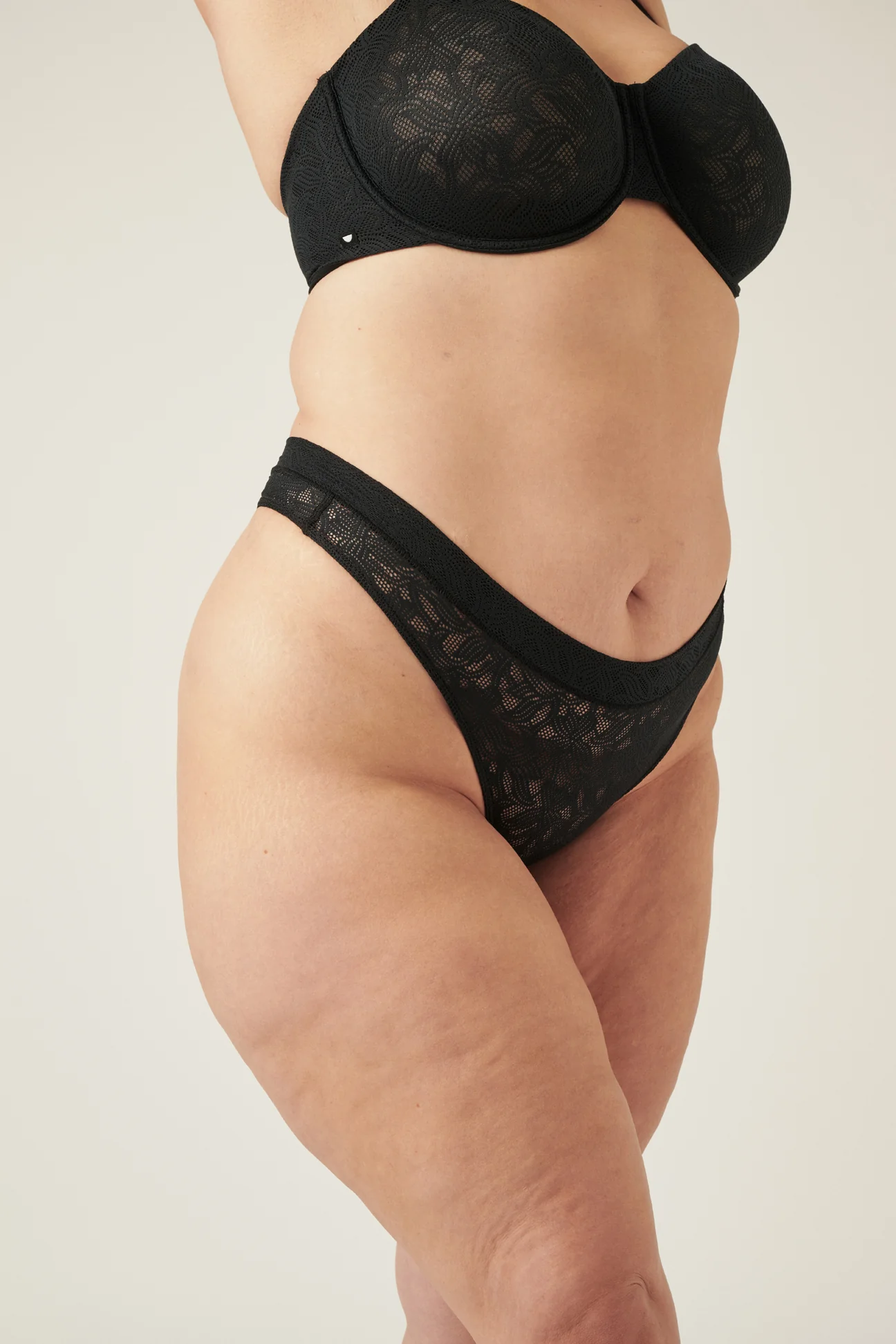 The Lace G-String - Black - Image 3