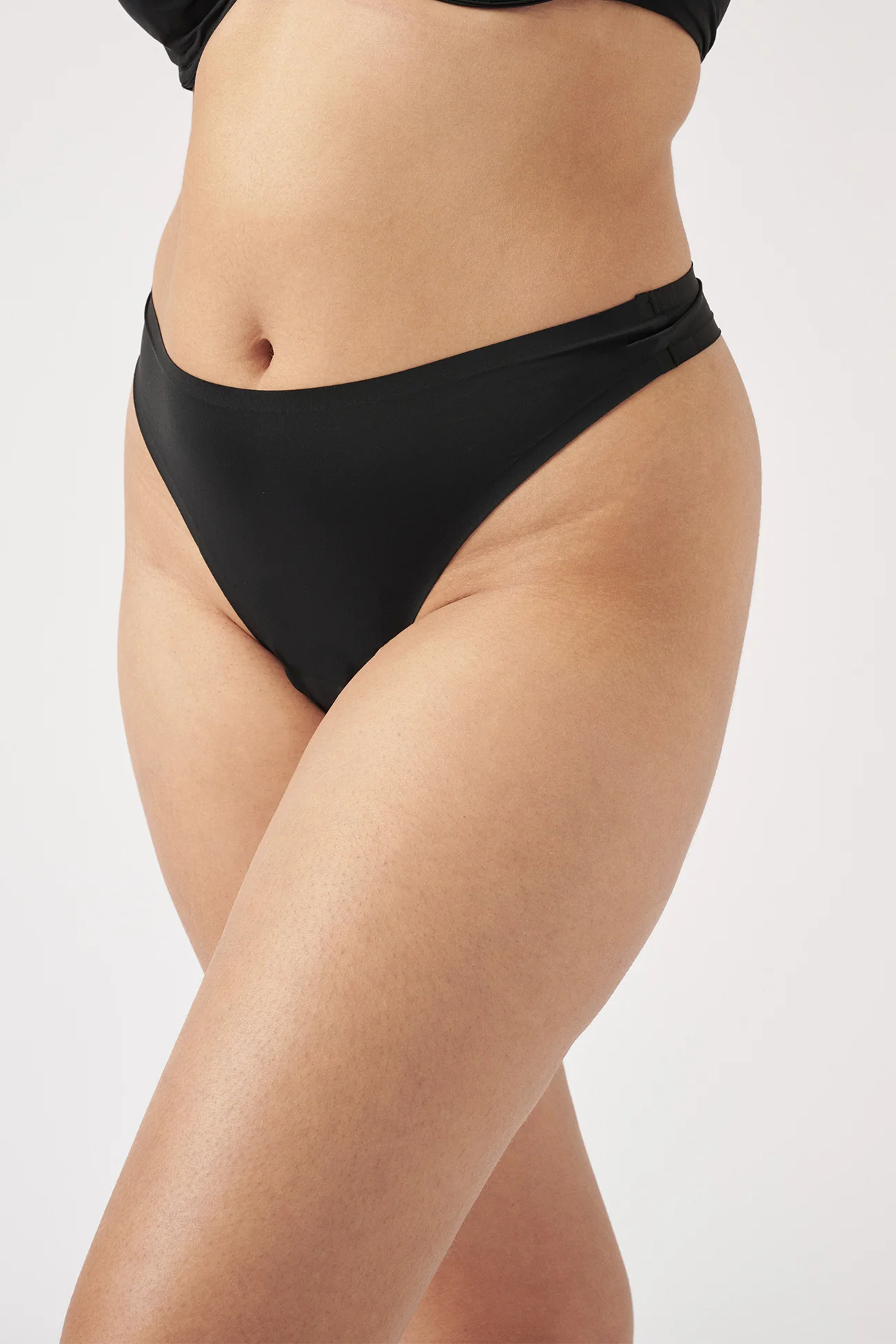The Seamless Highwaist G-String - Black - Image 3